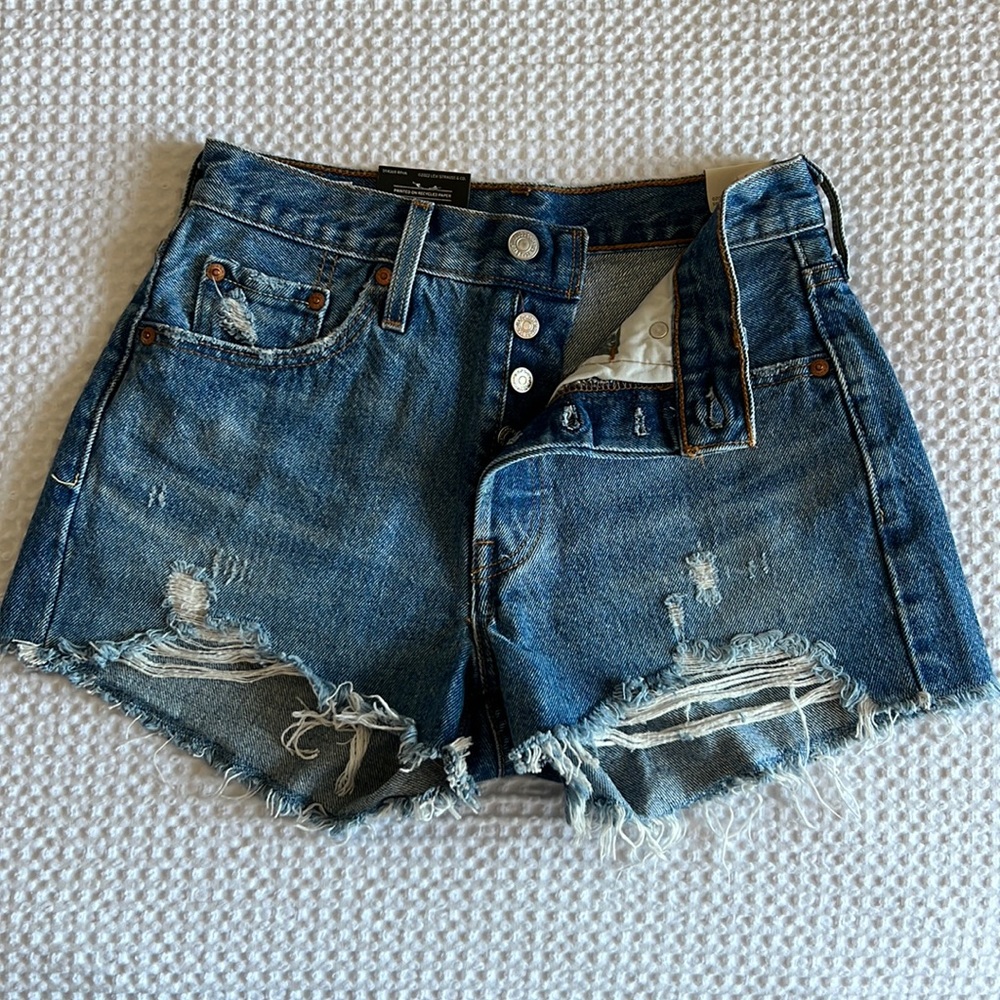 Levi’s 501 high rise shorts size 25 NWT